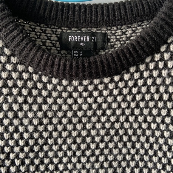 Forever 21 men sweater - Picture 2 of 5